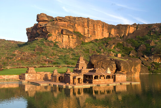rock formations in badami