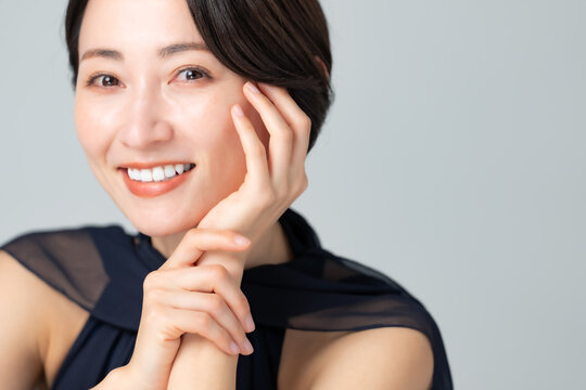 女性