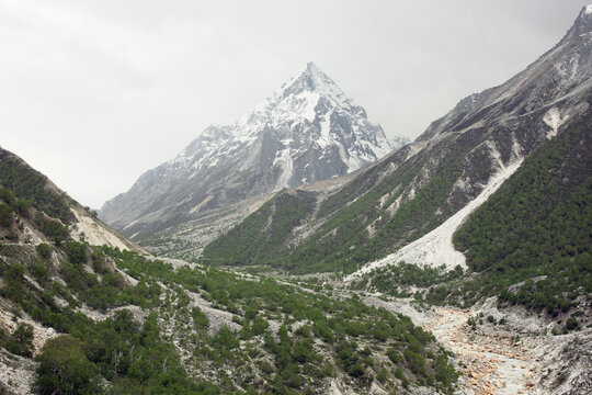 mountain landscape in the himalayas