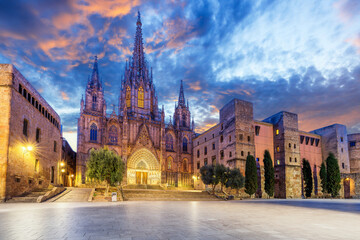 Obraz premium Barcelona in Catalonia, Spain. The Cathedral of the Holy Cross and Saint Eulalia also known as Barcelona Cathedral.