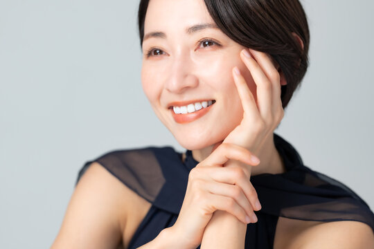 女性