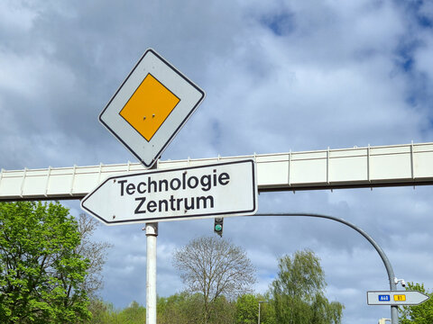 Das Technologie Zentrum Dortmund (TZDO)in Dortmund Dorstfeld, Emil-Figge-Stra&szlig;e.