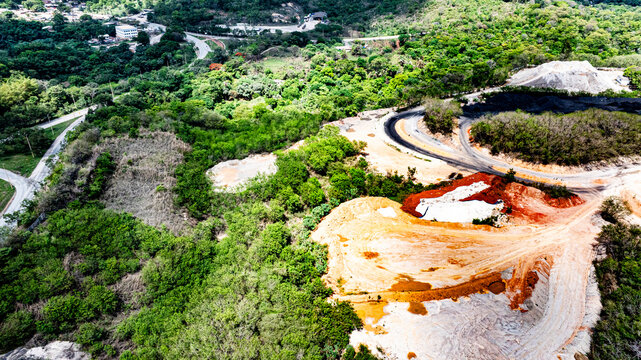 Houses in Fercal, working-class town dependent on the cement industry, which relies on the extraction and processing of limestone from mines at Cafuringa Environmental Protection Area. DF, Brazil 2025