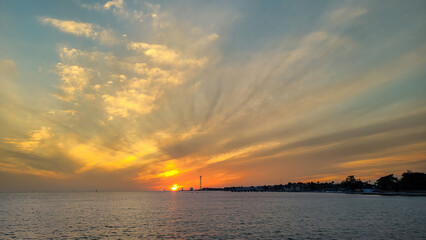 Obraz premium Sunset over Whitehead Spit from Edward B. Knight Pier in Key West Florida
