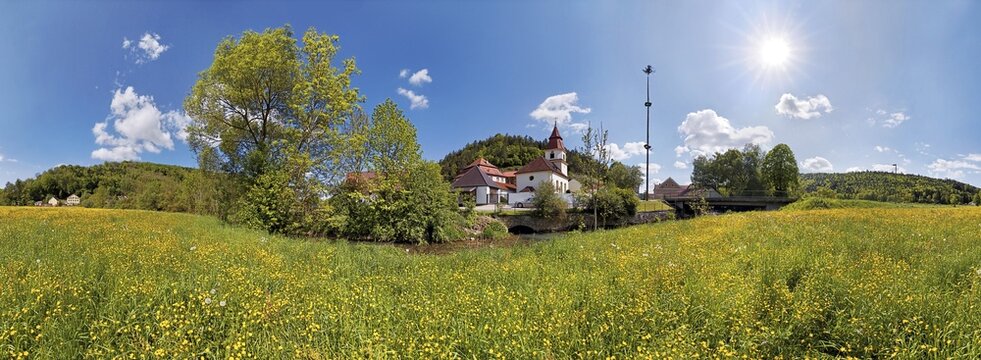 Village of Altdorf with a flower meadow, "Ritter- und R&ouml;merweg", trail of the "Knights and the Romans", Altdorf, Titting, Altm&uuml;hltal Nature Park, Bavaria, Germany
