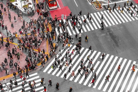 Shibuya crossing, crowds at intersection, many pedestrians cross zebra crossing, Shibuya, Udagawacho, Tokyo, Japan