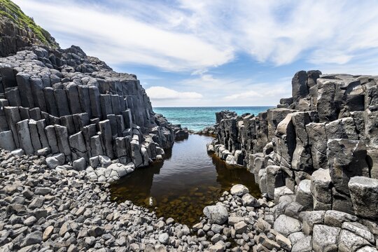 Coastal basalt cliffs, basalt columns, Blackhead, Dunedin, Otago, South Island, New Zealand