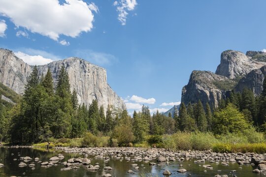 Valley View overlooking El Capitan and Merced River, Yosemite National Park, California, USA