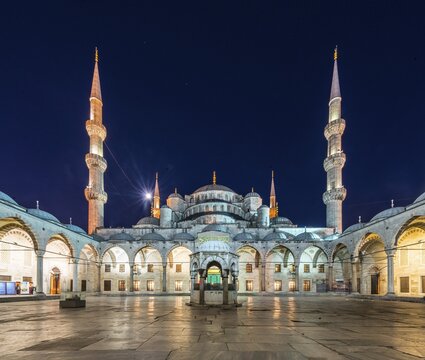 Blue Mosque, Sultan Ahmet Camii at night, Sultanahmet, European Side, Istanbul