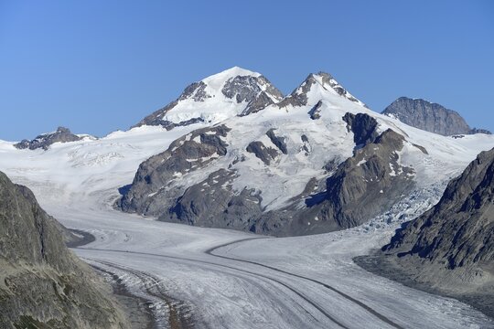 Great Aletsch glacier, behind Mt. Eiger, Mt. Moench and Mt. Jungfrau, UNESCO World Heritage Site Swiss Alps Jungfrau-Aletsch, Goms, Valais, Switzerland, Europe