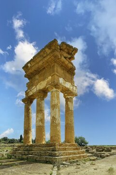 Ruin, temple of the Dioscuri, also temples of Castor and Pollux, 480 and 460 BC, reconstruction, landmark, Valley of the Temples, Valle dei Templi, UNESCO World Heritage Site, Agrigento, Sicily, Italy, Mediterranean