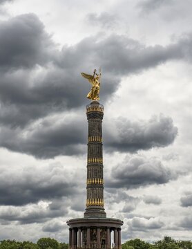 Victory Column with Victoria statue, Goldelse, Great Star, Tiergarten, Berlin, Germany