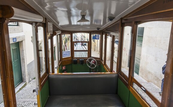 Ascensor da Bica, Bica Funicular, interior, Cal&ccedil;ada da Bica Pequena, Lisbon, Portugal
