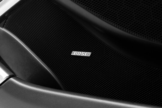 Porsche cayman gts bose door speaker, Premium automotive sound system logo detail