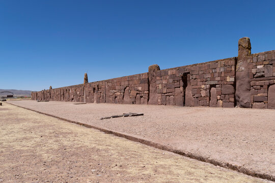 Tiwanaku bolivia kalasasaya temple ancient stone wall ruins