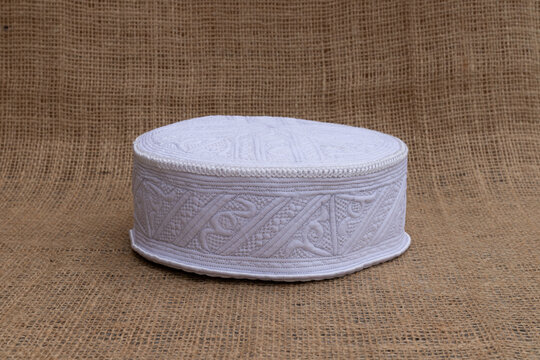 Hand Sewed White Men Cap is a Proud Symbol of Dir&rsquo;s Heritage and Craftsmanship.