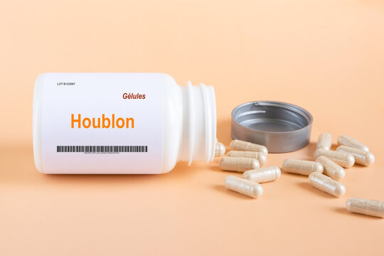 Houblon. Flacon de g&eacute;lules.  Phytoth&eacute;rapie.