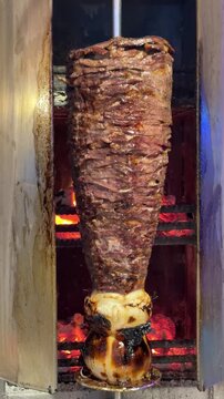 trompo de tacos mexicanos, gastronom&iacute;a Mexicana