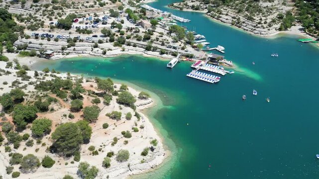 Entr&eacute;e des Gorges du Verdon dans le sud de la France avec ses lacs &agrave; proximit&eacute;