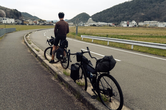 Cycling in Japan when the cherry blossoms are in bloom