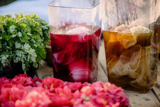 Plant-based tie-dye using water and fresh flower ingredients