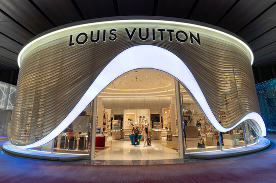 Louis Vuitton boutique facade at Changi Airport Terminal 1