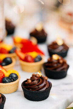 Mini cakes and tarts