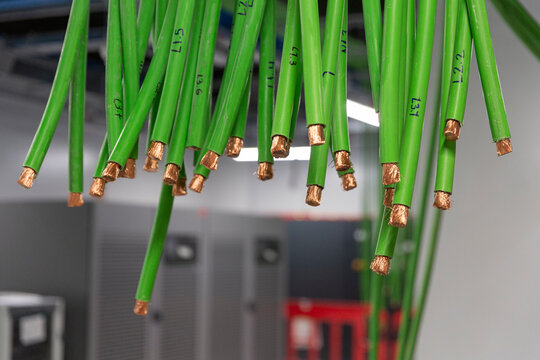 Connection cables in a data centre