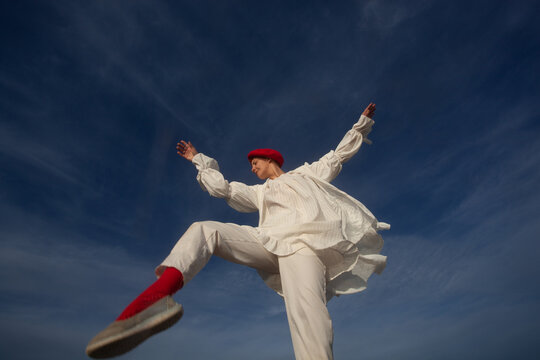 Dance in white and red 