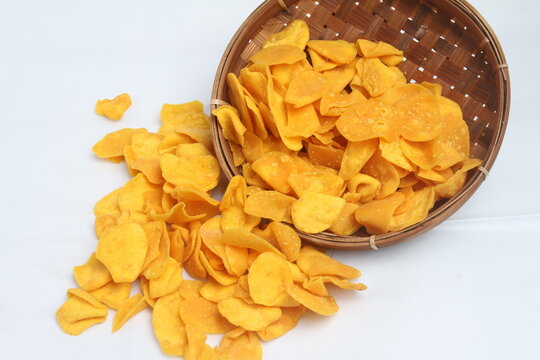 carica chips on white background