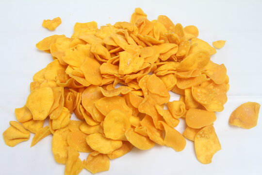 carica chips on white background
