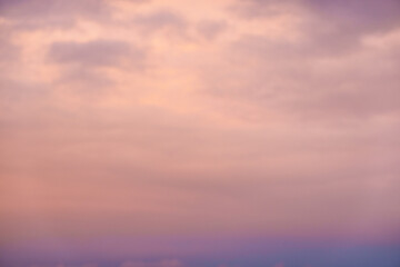 Obraz premium Minimalist dreamy pink sunset cloudscape for atmospheric background