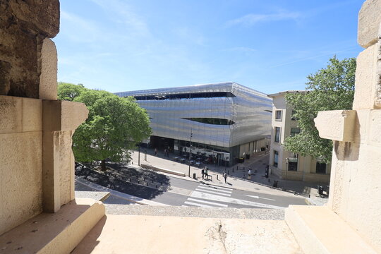 Mus&eacute;e de la Romanit&eacute;, vue de l'ext&eacute;rieur, ville de N&icirc;mes, d&eacute;partement du Gard, France