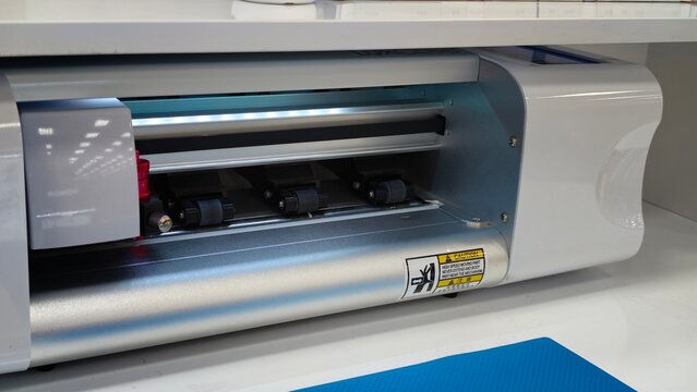 Document lamination machine ready for use in a workspace setting