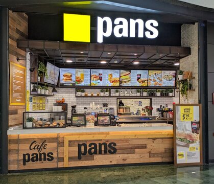 Fachada de restaurante pans en centro comercial Islazul, Madrid, Espa&ntilde;a, 16 de marzo de 2026