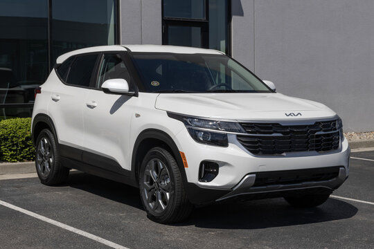 Kia Seltos LX FWD Compact SUV at a dealership. Kia offers the Seltos with a 2.0L MPI 4-Cylinder engine. MY:2026