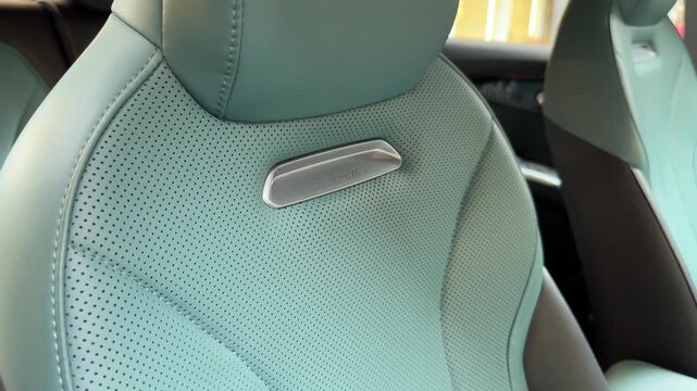 Geely Ex2