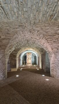 L'ancienne salle capitulaire et scriptorium de l'abbaye Saint-B&eacute;nigne de Dijon (actuel mus&eacute;e arch&eacute;ologique)