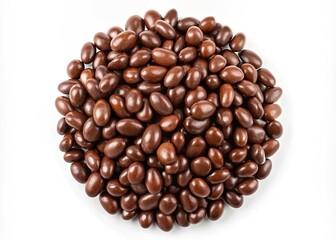Obraz premium Top-down view of roasted cocoa beans pile isolated on white background