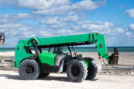 Telescopic Boom Lift. Boom lift outdoor. Machine equipment. Heavy crane equipment. Boom lifting machinery. Lift machine crane for building site