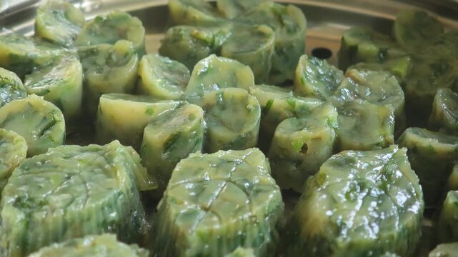 Kui Chai dumplings with vegetable filling, Kui Chai, Fried Chive