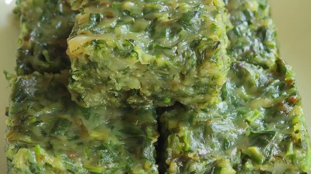 Kui Chai dumplings with vegetable filling, Kui Chai, Fried Chive