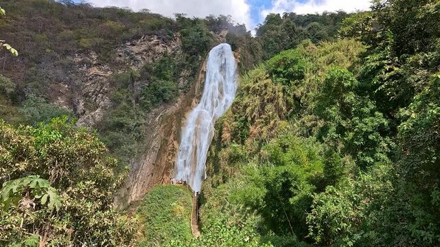 Velo de novia waterfall a El Chiflon, Mexico