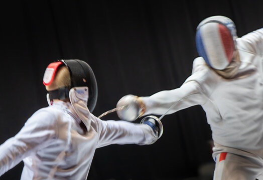 Fight at a fencing competition