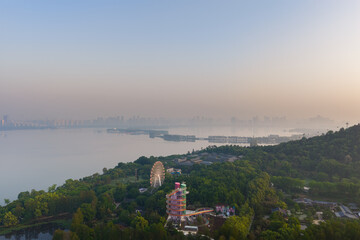 Obraz premium Spring Scenery of East Lake Scenic Area, Wuhan, Hubei, China