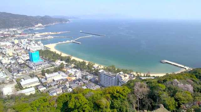 兵庫県洲本市 三熊山・洲本城跡のドローンによる空撮／バックフライト