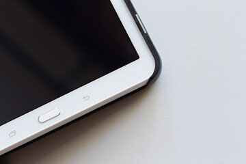 Dettaglio di uno schermo di un tablet © errem