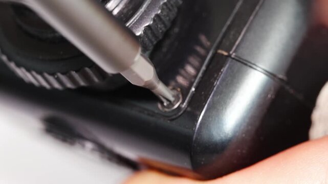 Repairing electronic devices step by step in 2023