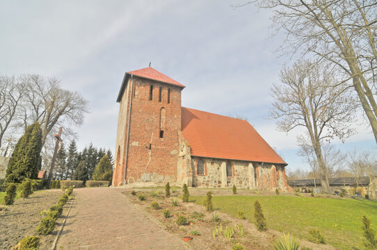 Parish of Our Lady Queen of Poland in Śmiechowo &ndash; a Roman Catholic parish belonging to the Mielno deanery, Koszalin-Kołobrzeg diocese, Poland