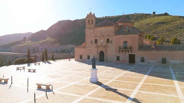 Plaza del Santuario de Nuestra Se&ntilde;ora del Saliente al atardecer, Albox, Almer&iacute;a. 